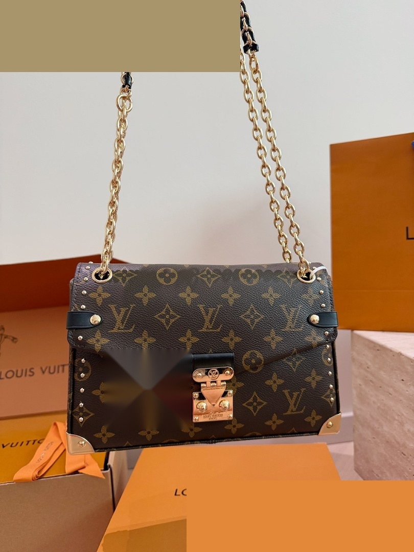 LV Bag 153