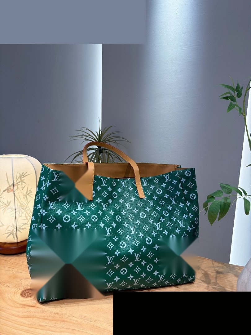 LV Bag 202
