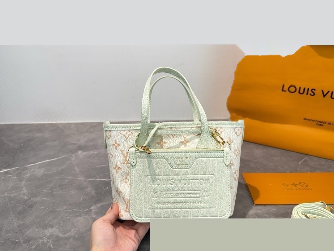 LV Bag 257