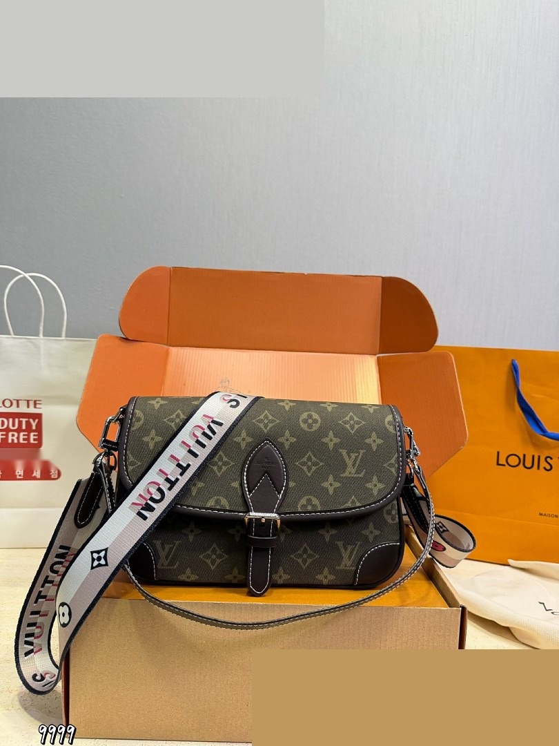 LV Bag 364