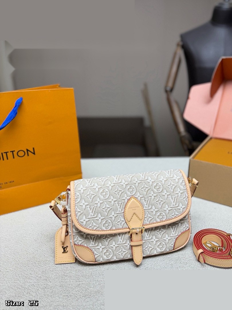 LV Bag 575